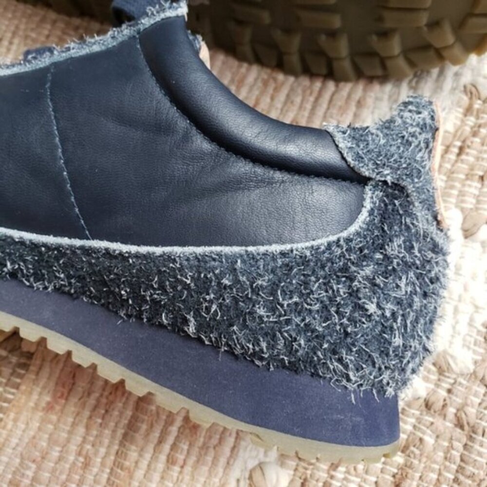 Califortunate Speedway Run Eyelash Fuzzy Leather Sneakers size 8 Navy Blue - Picture 11 of 15
